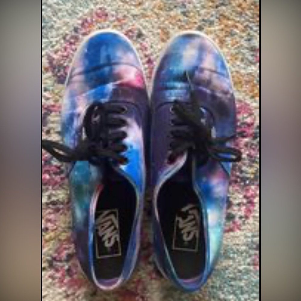 Vans Galaxy Print canvas shoes. Men’s 6.5/ women’s 8.